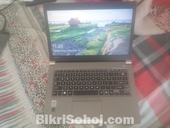 Toshiba Laptop: Ultra Slim-Super Fast!